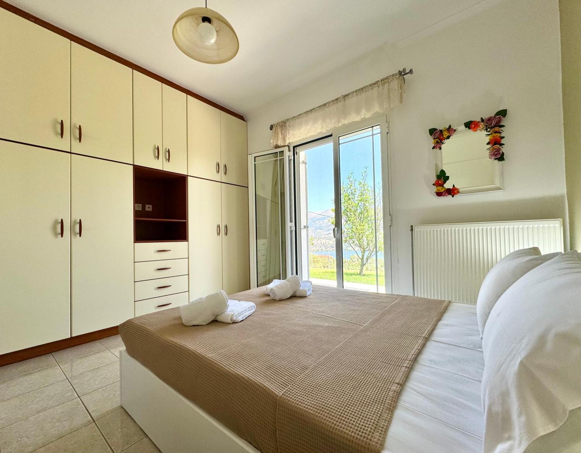 Villa Serenity Spilia Garden Floor อาร์กอสโตลี ภายนอก รูปภาพ